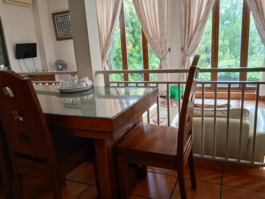 Villa Gathering Yuni Syahla Citaringgul Exterior photo