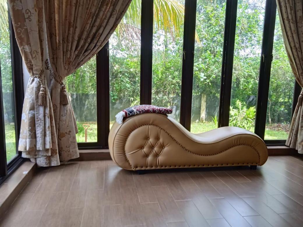 Villa Gathering Yuni Syahla Citaringgul Exterior photo
